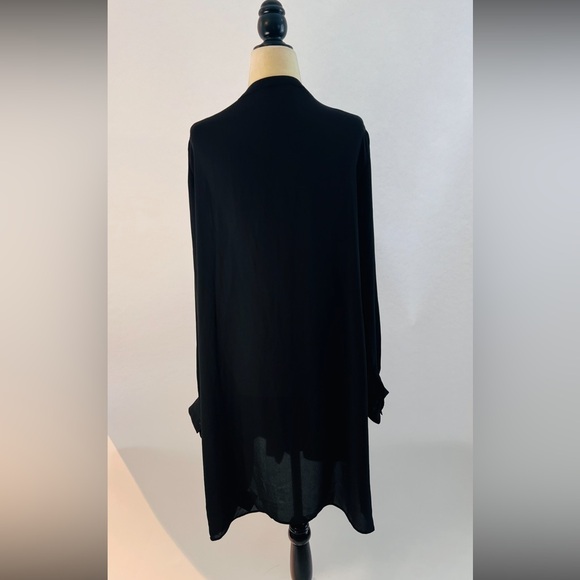 Black dress - Picture 3 of 3